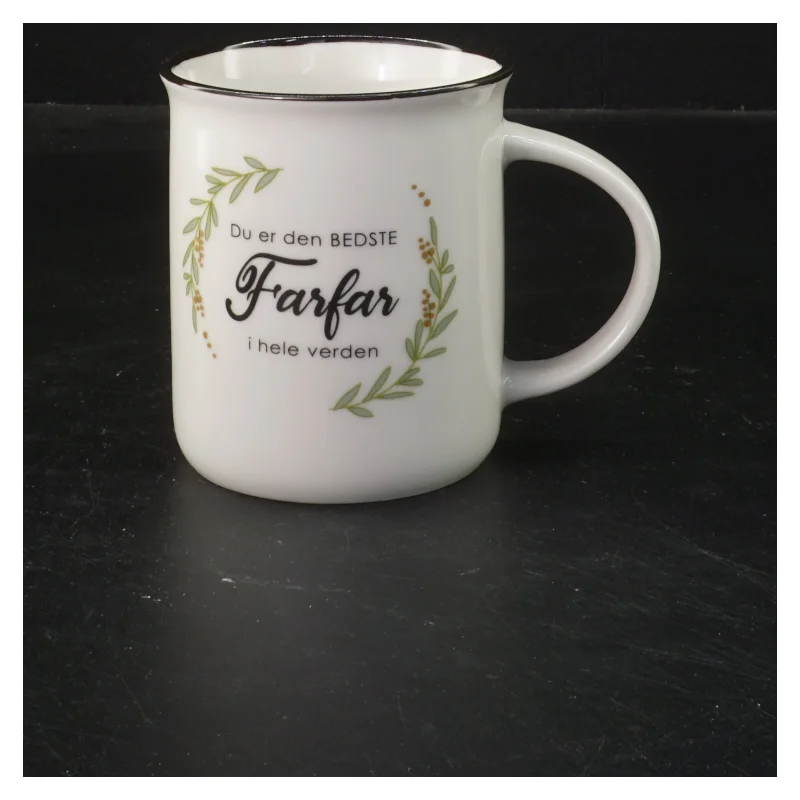 Krus med tekst: Bedste farfar i hele verden fra Det Gamle Apotek (str. Ø 8x9,5 cm)