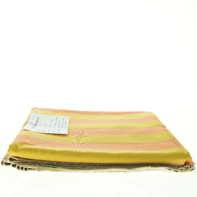 Kraftigt, stribet stof med moire-effekt, 520 cm x 136 cm