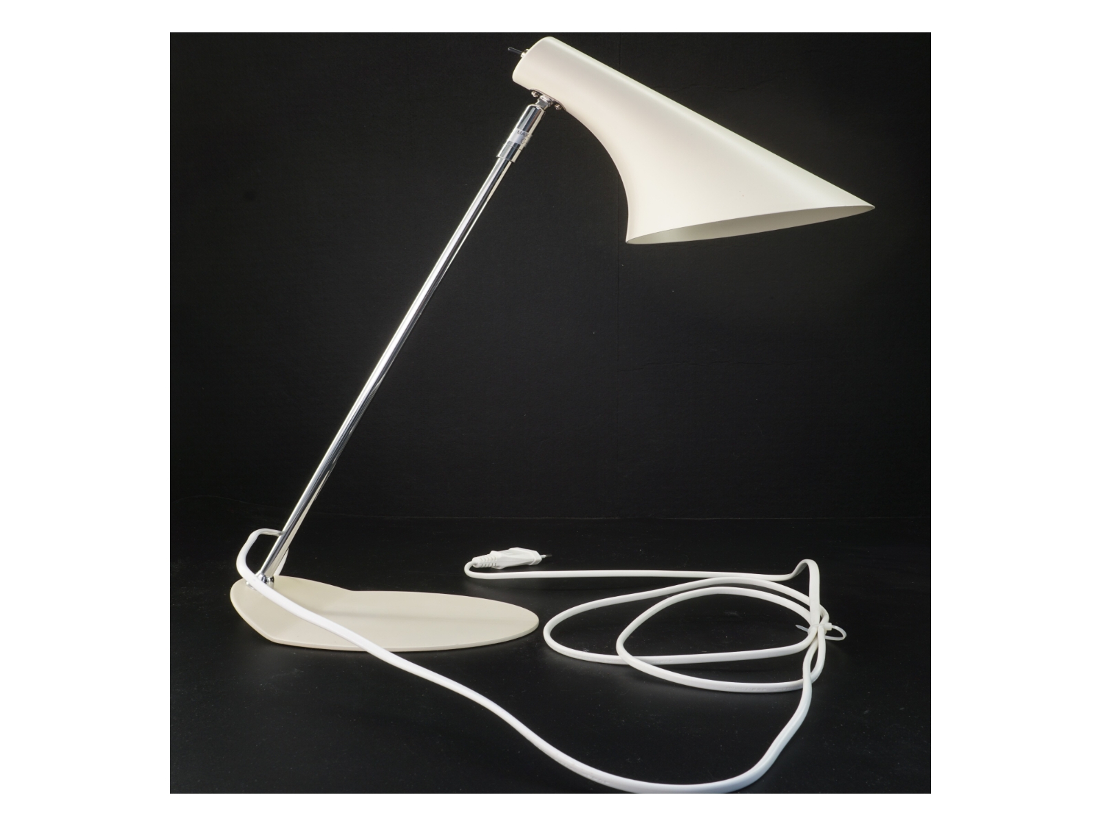 Moderne skrivebordslampe (str. 47x22 cm)