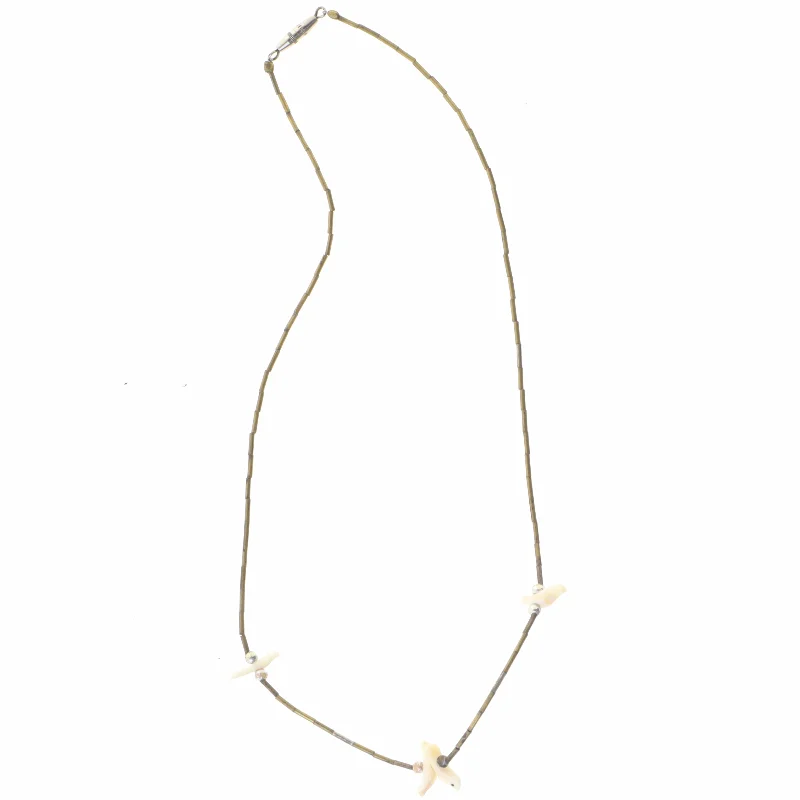 Halskæde med små fuglevedhæng (str. 41 cm)