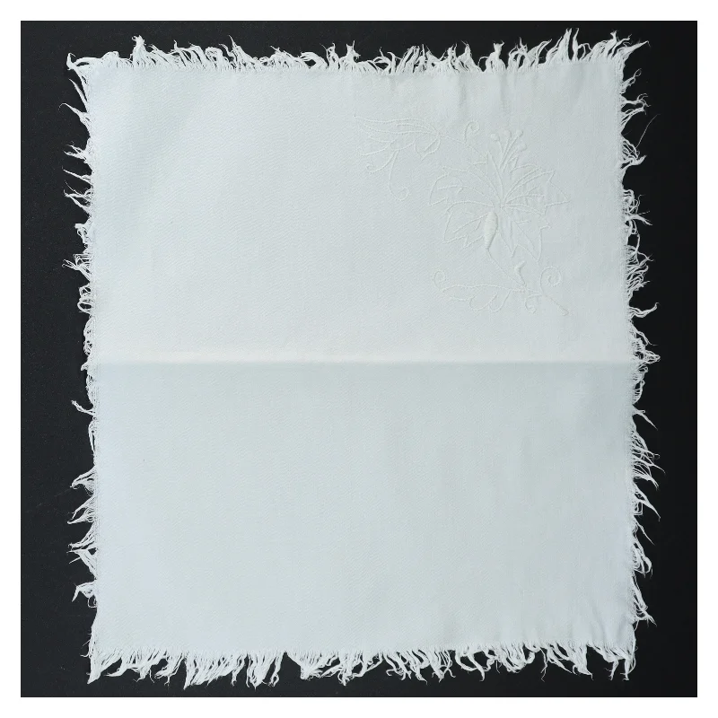 4 håndbroderede servitter (str. 30 x 26 cm)