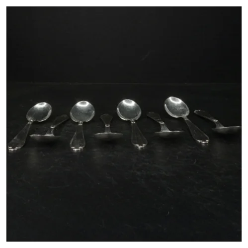 8 dessertskeer, 2-tårnet sølv (str. 18 cm)