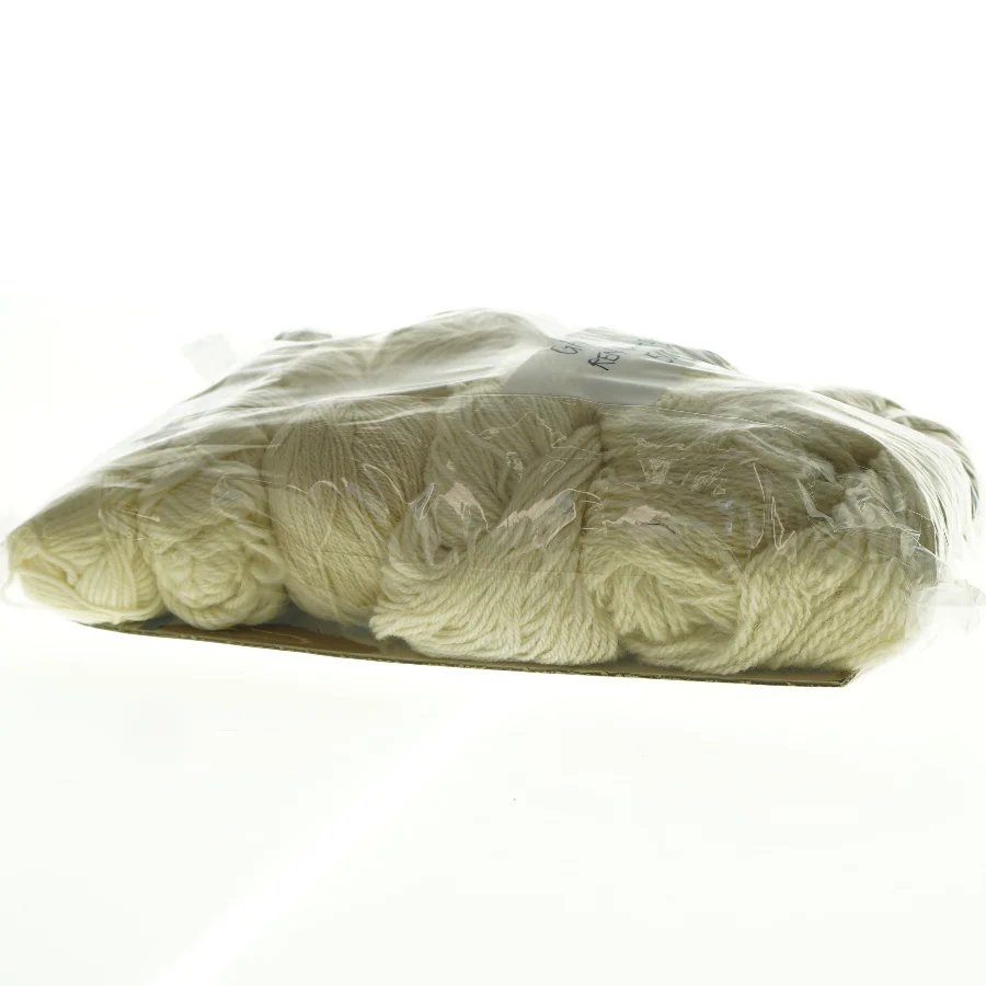 Garn i ren uld (et ngl blandet), råhvid (500 gram) 