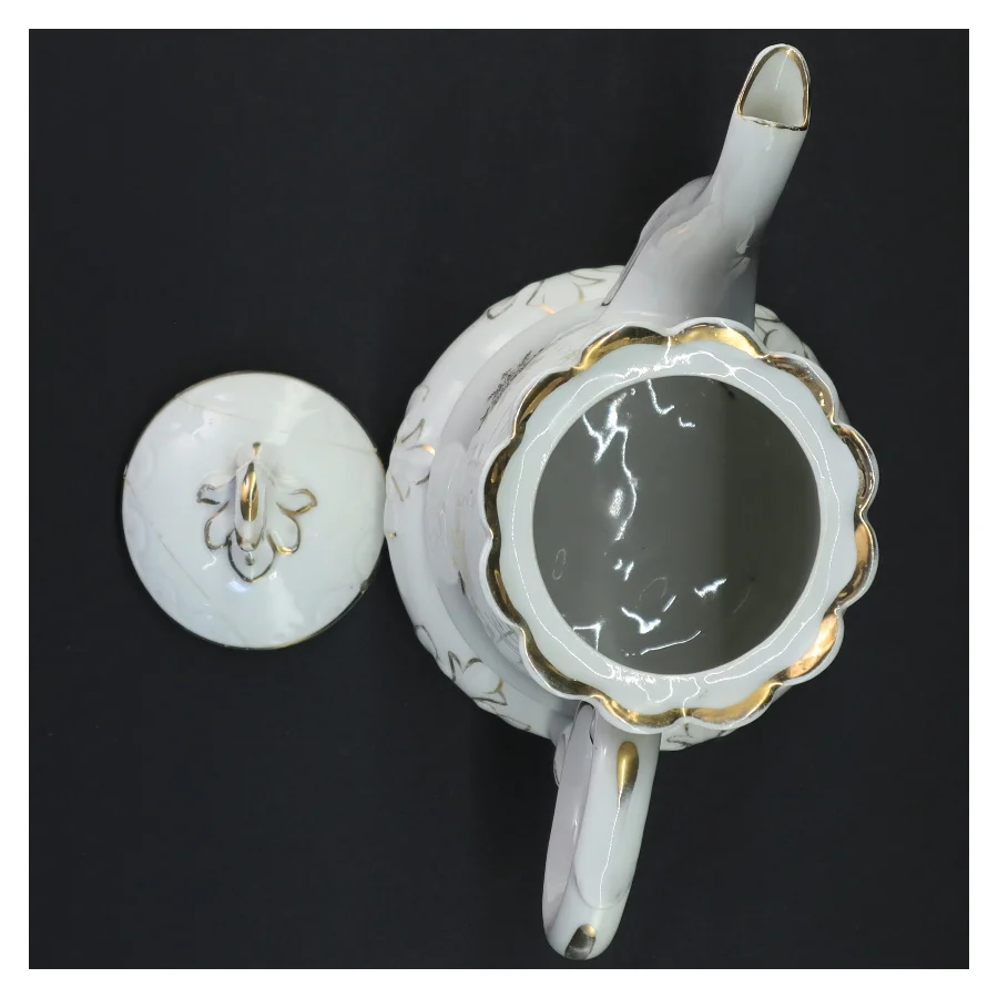 Antik kaffekande i hvidt porcelæn med guld, Bing & Grøndahl (str. 24 x 13 cm)