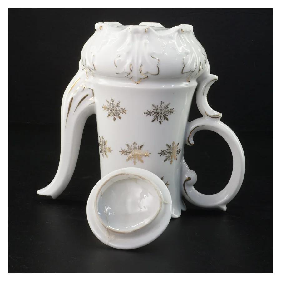 Antik kaffekande i hvidt porcelæn med guld, Bing & Grøndahl (str. 24 x 13 cm)