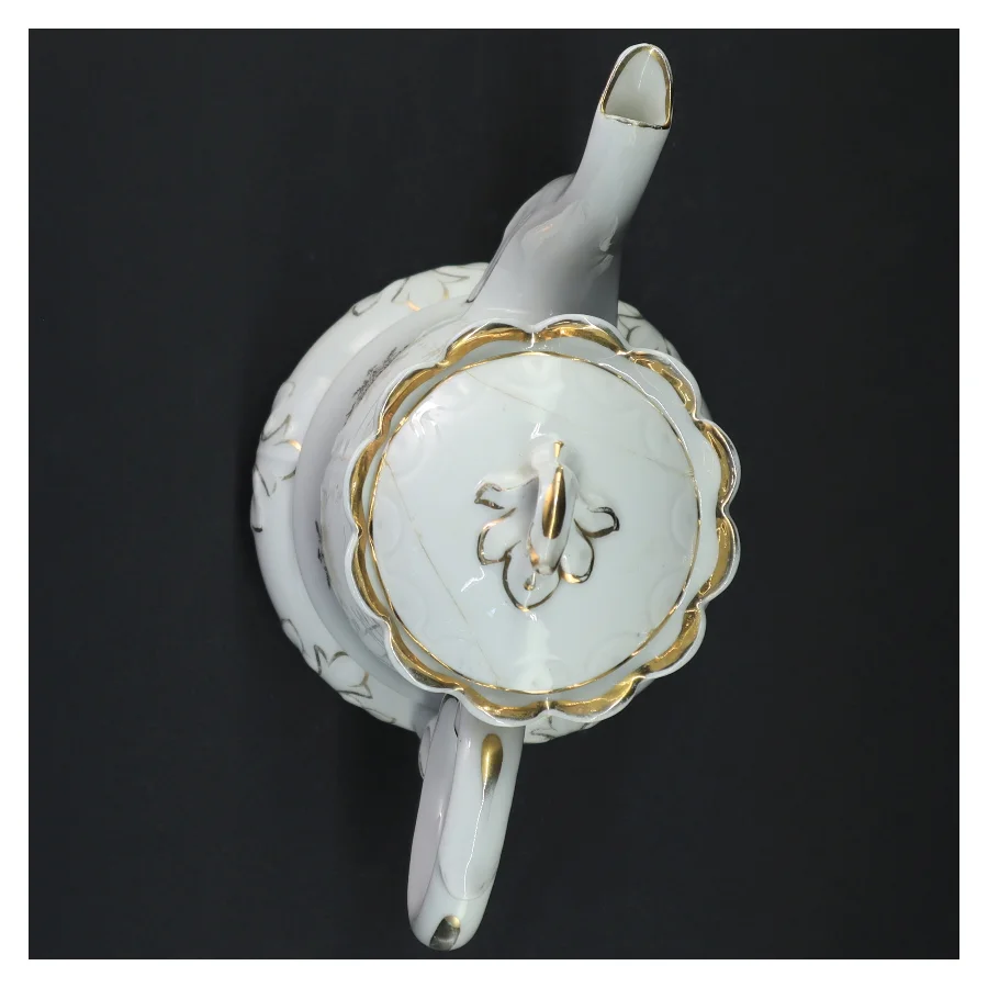 Antik kaffekande i hvidt porcelæn med guld, Bing & Grøndahl (str. 24 x 13 cm)