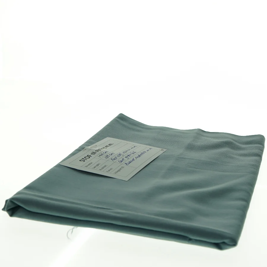 Fast stof til syning, viskose m.m. (144 cm x 150 cm)