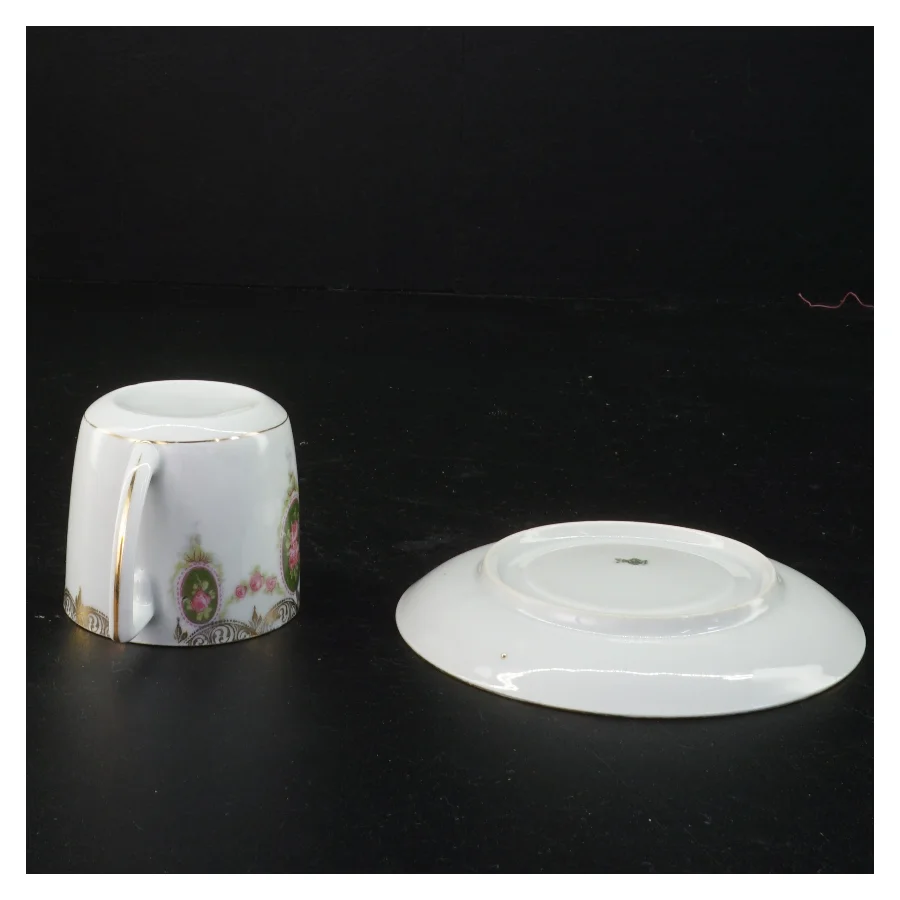 Porcelænskopper med underkopper (str. Diameter, 13 cm kop 6 cm x 6 cm)