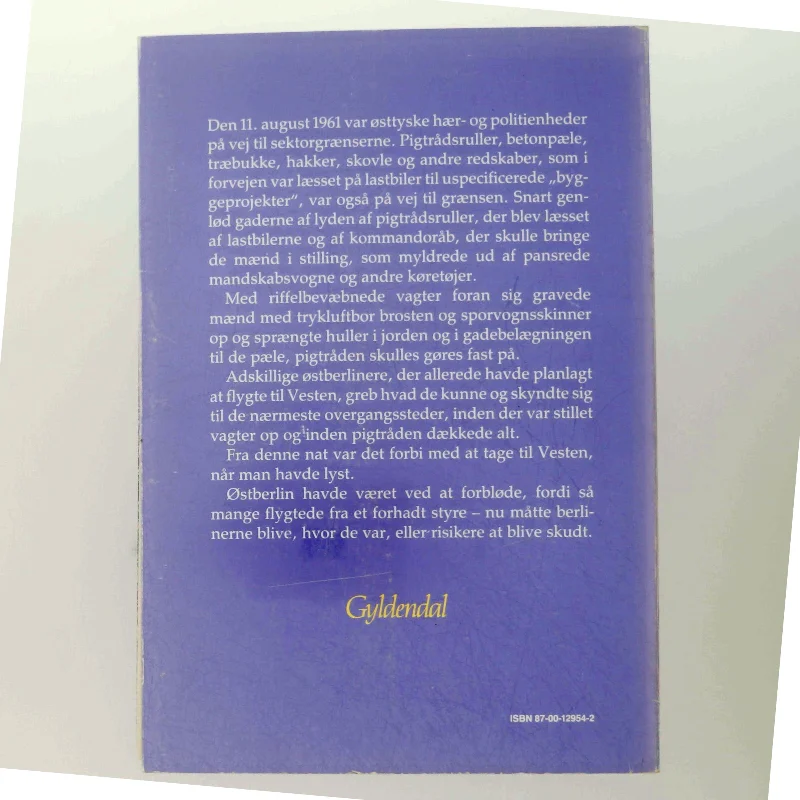 Berlinmuren af Norman Gelb fra Gyldendal