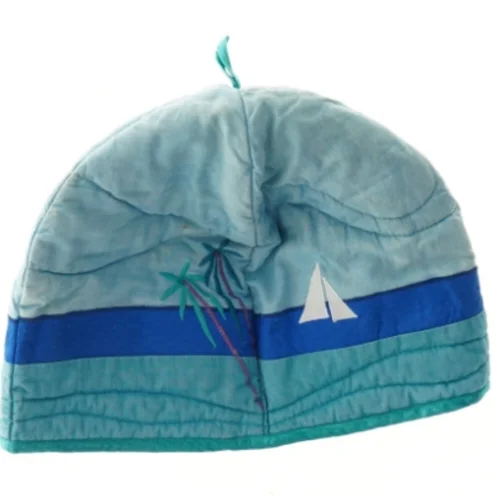 Tehætte, håndlavet med applikation og broderi (h 27 cm, omkr. 68 cm)