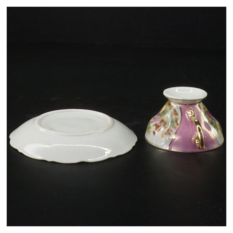 Porcelænskop og underkop (str. Diameter 11,5 cm op 7 x 4 cm)