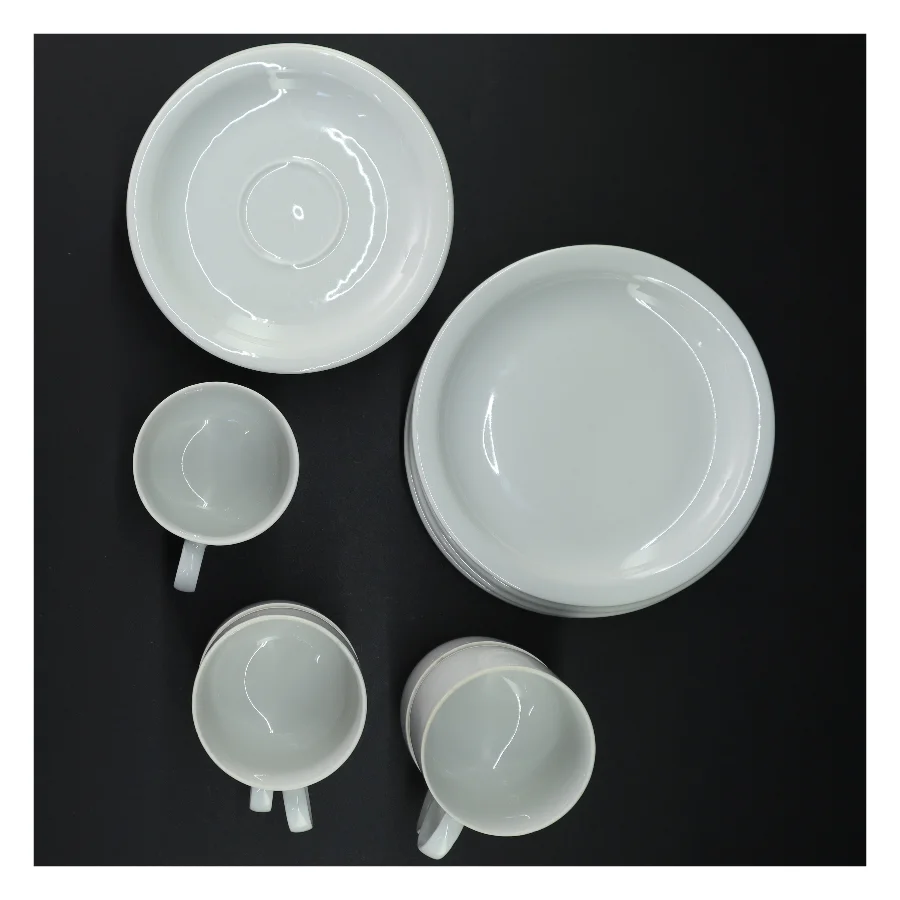 Kaffekopper med tallerkener af tallerkener fra Winterling (str. Diameter 17 cm og 15 cm kop, 7,5 x 7 cm)