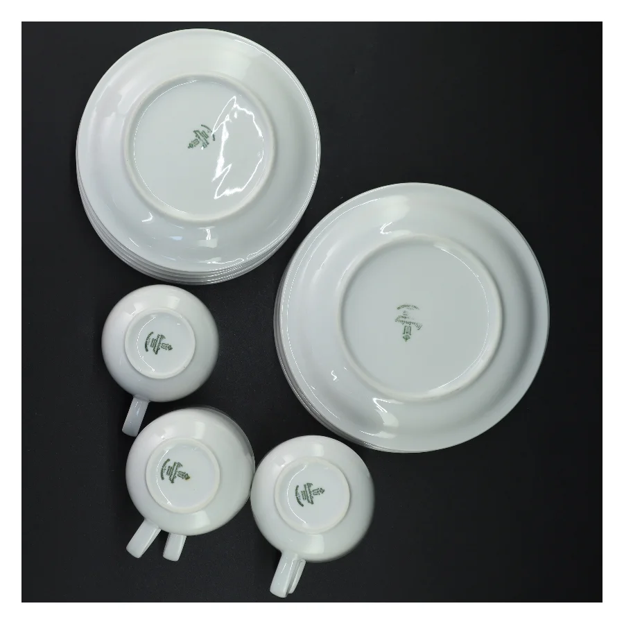 Kaffekopper med tallerkener af tallerkener fra Winterling (str. Diameter 17 cm og 15 cm kop, 7,5 x 7 cm)