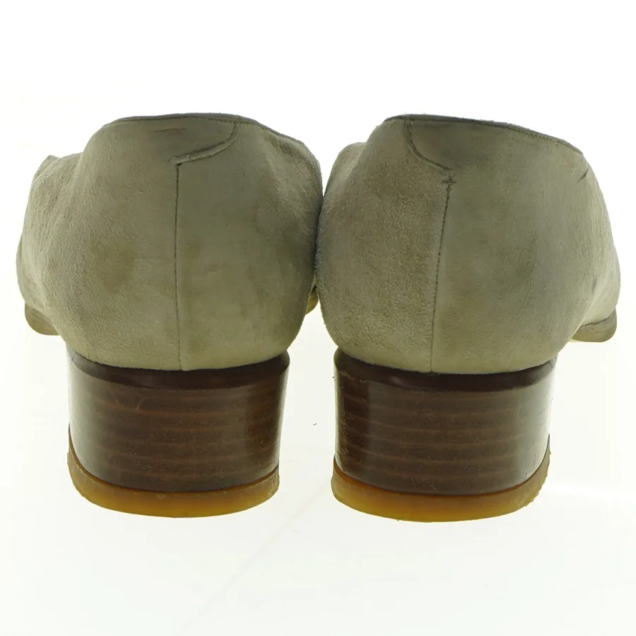 Damepumps i ruskind fra Shoe Biz (str. 39)