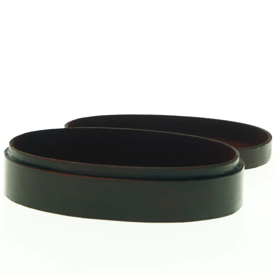 Oval trææske med rosenmotiv (str. 18,5 x. 10 cm)