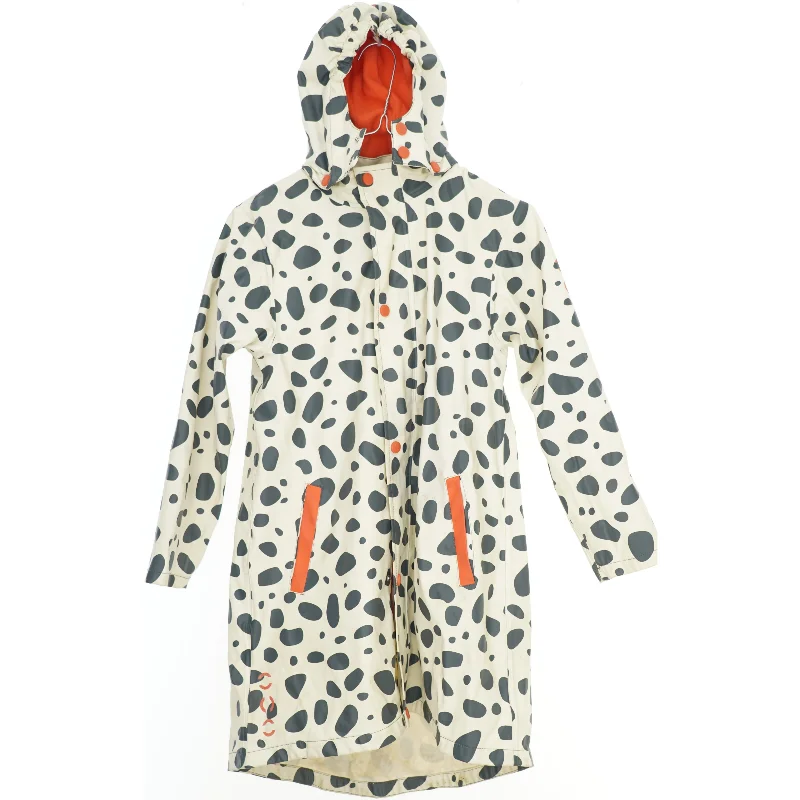 Lang regnjakke med pletter fra Mikk-line (str. 134)