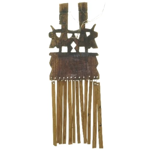 Vægdekoration med træudskæringer (str. 35x5x12 cm)