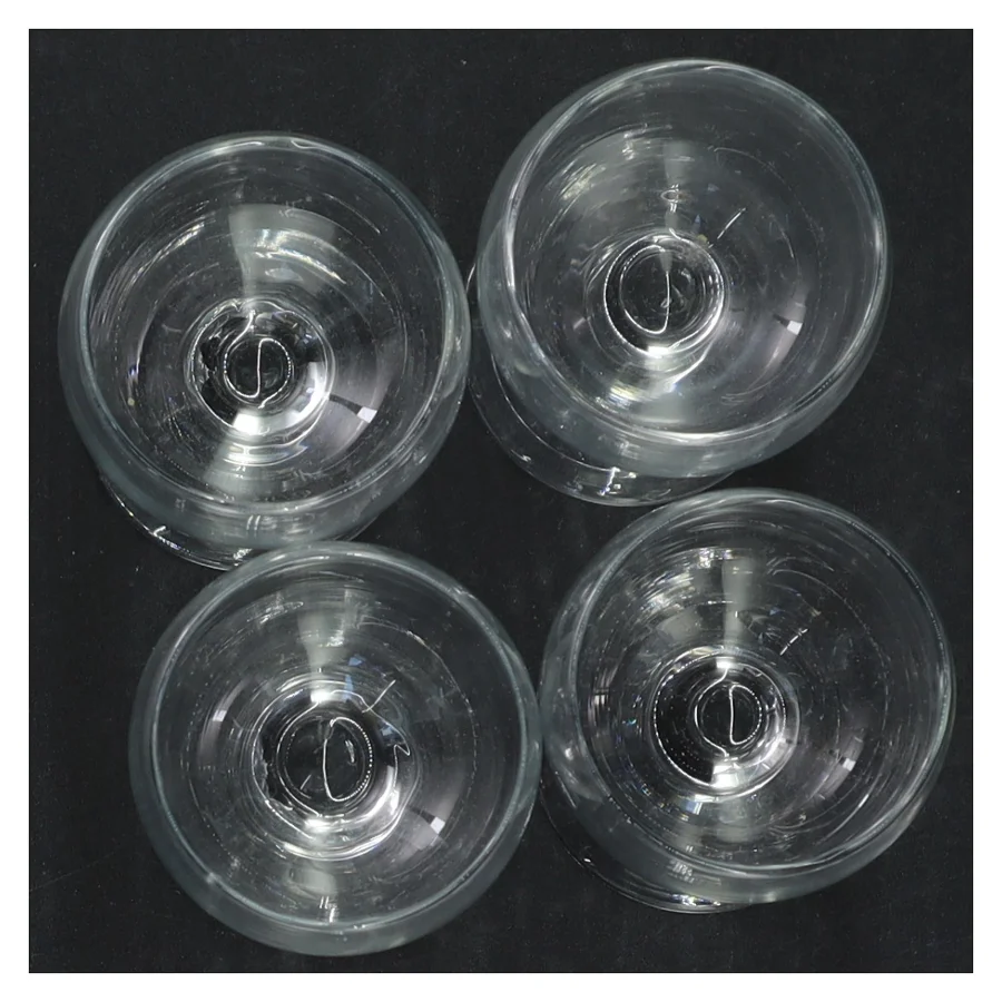 Gennemsigtige vinglas (str. H. 10 cm. ø 5 cm)