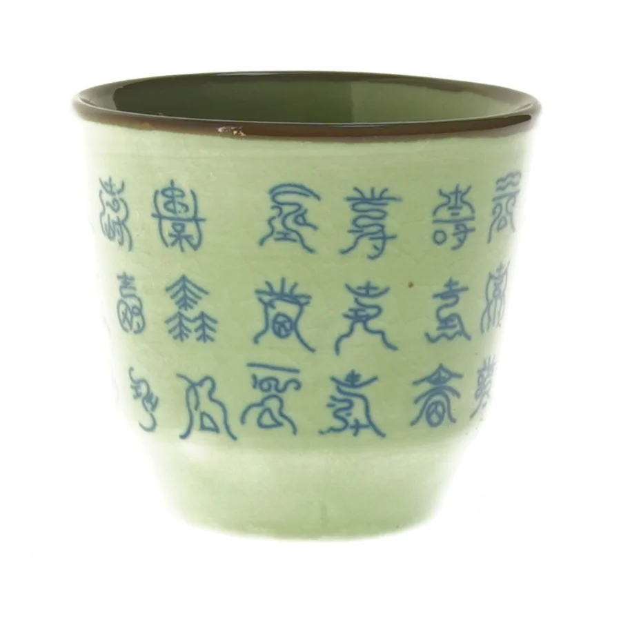 Grønne keramikkopper med blå skrift (str. Ø 8x7,5 cm)
