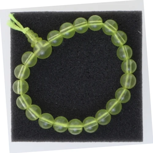 Perlearmbånd i grøn (str. Ø 6 cm)