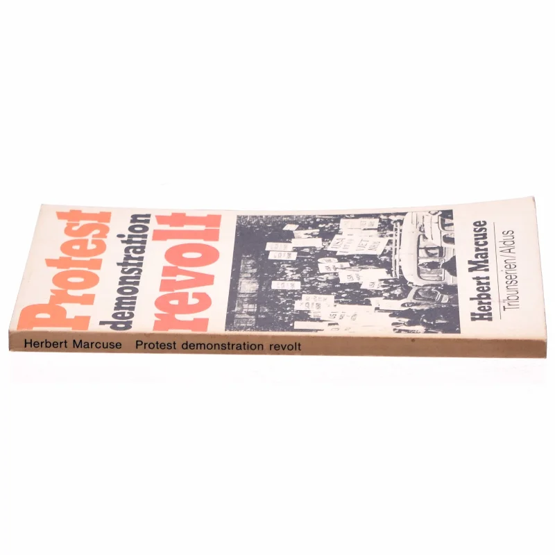 Protest demonstration revolt af Herbert Marcuse (bog)