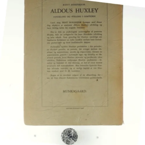 Aldous Huxley. Udvikling og stilling i samtiden af Bent Nordhjem (bog)