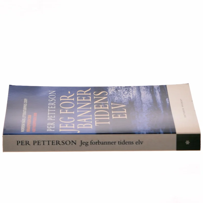 Jeg forbanner tidens elv af Per Petterson (Bog)