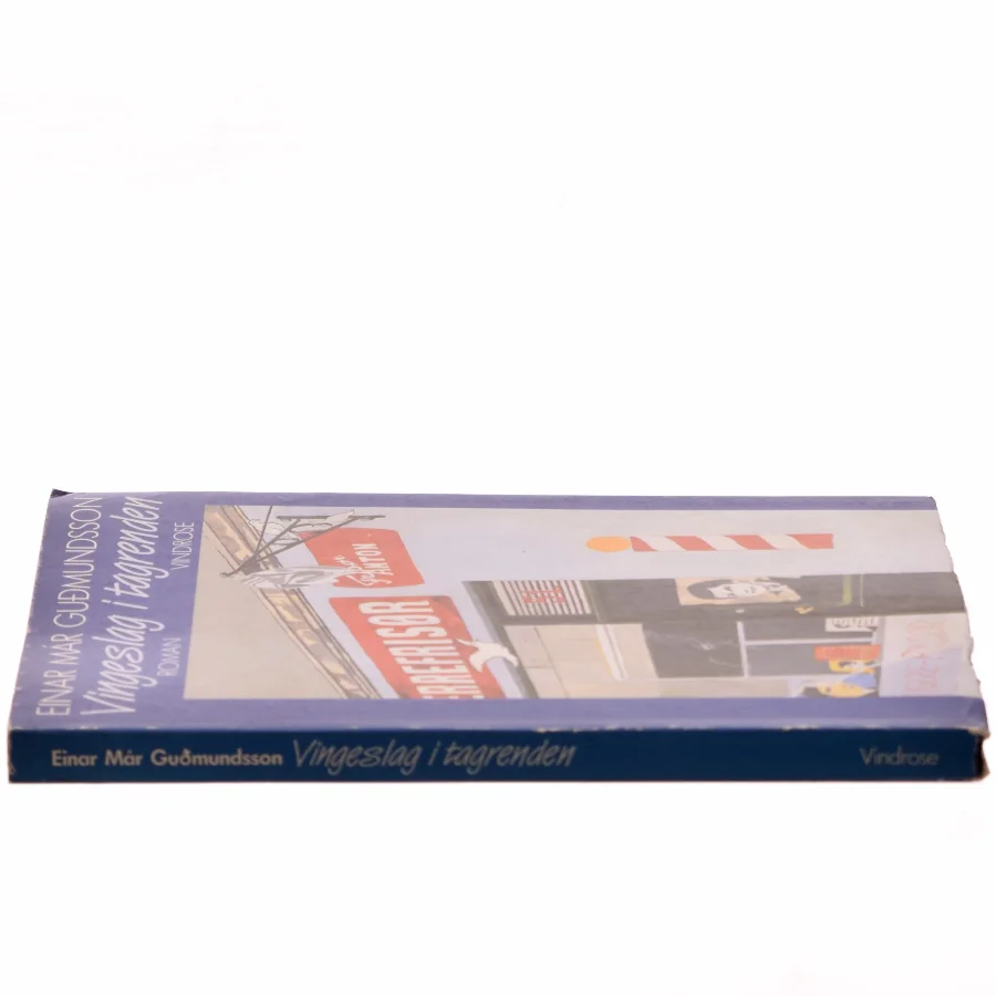 Vingeslag i tagrenden af Einar Már Guðmundsson (Bog)