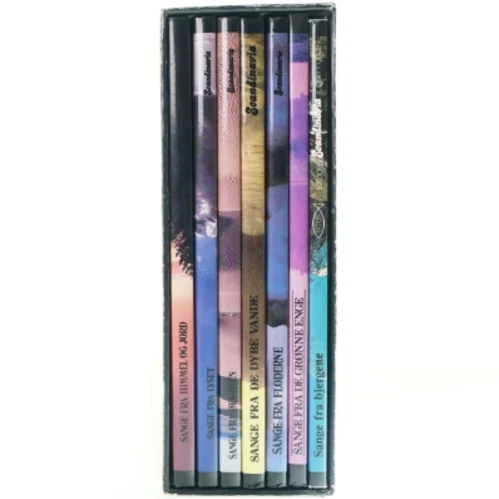 The Complete Illustrated Psalms. 7 bøger med sange fra salmernes bog af Jørgen Vium Olesen (bog) (str. 22 x 10 x 27 cm)