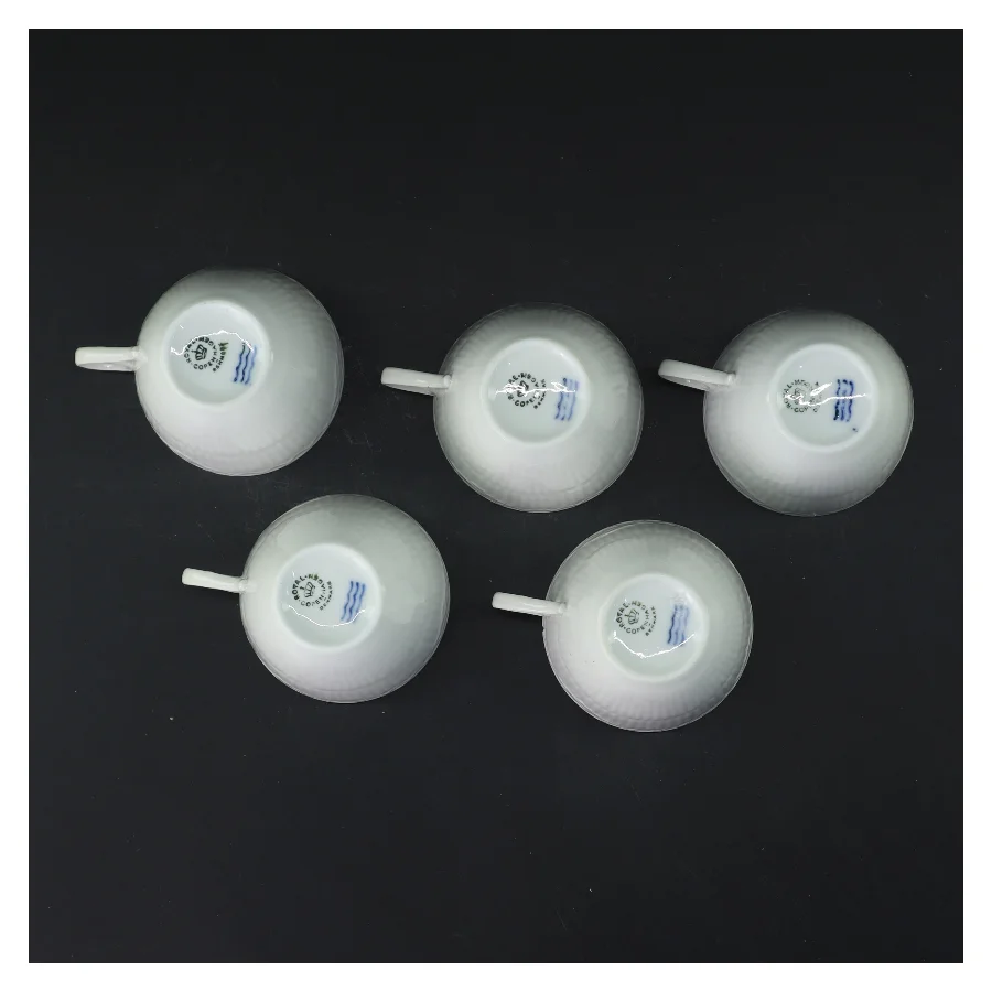 5 stk hvide porcelænskopper med riflet mønster fra Royal Copenhagen (str. 5 stk Ø 7,5 cm længde 6,5 cm)