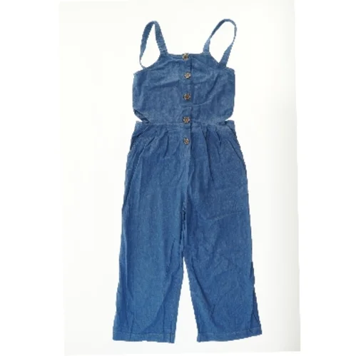 Blå ærmeløs buksedragt i denimlook fra Zara (str. 164)
