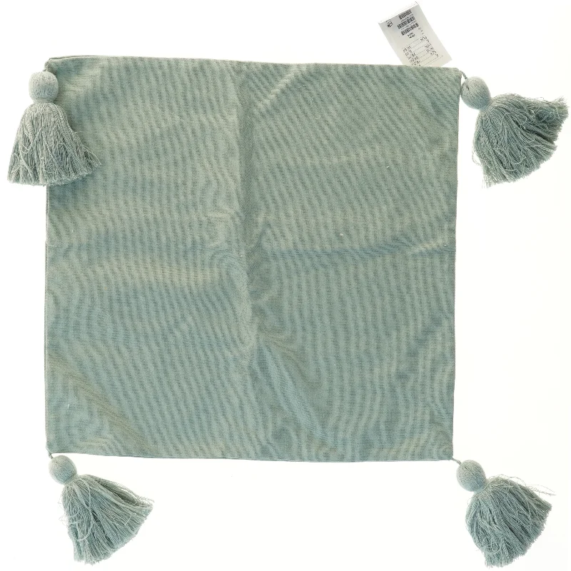 grøn kvadratisk pude med kvaster fra H&M (str. 50x50 cm)