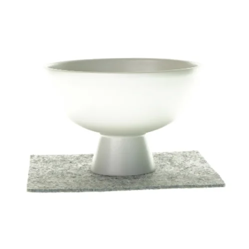 Skål på fod fra Raawii