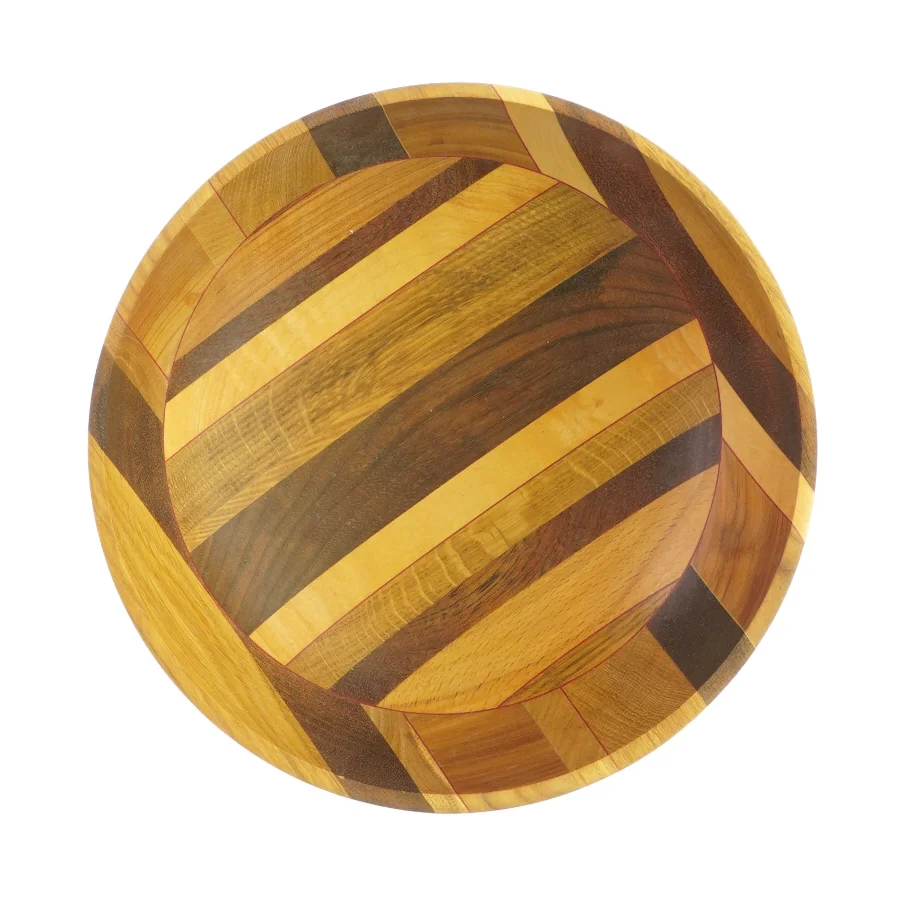 Skål i forskelligt træ og røde streger