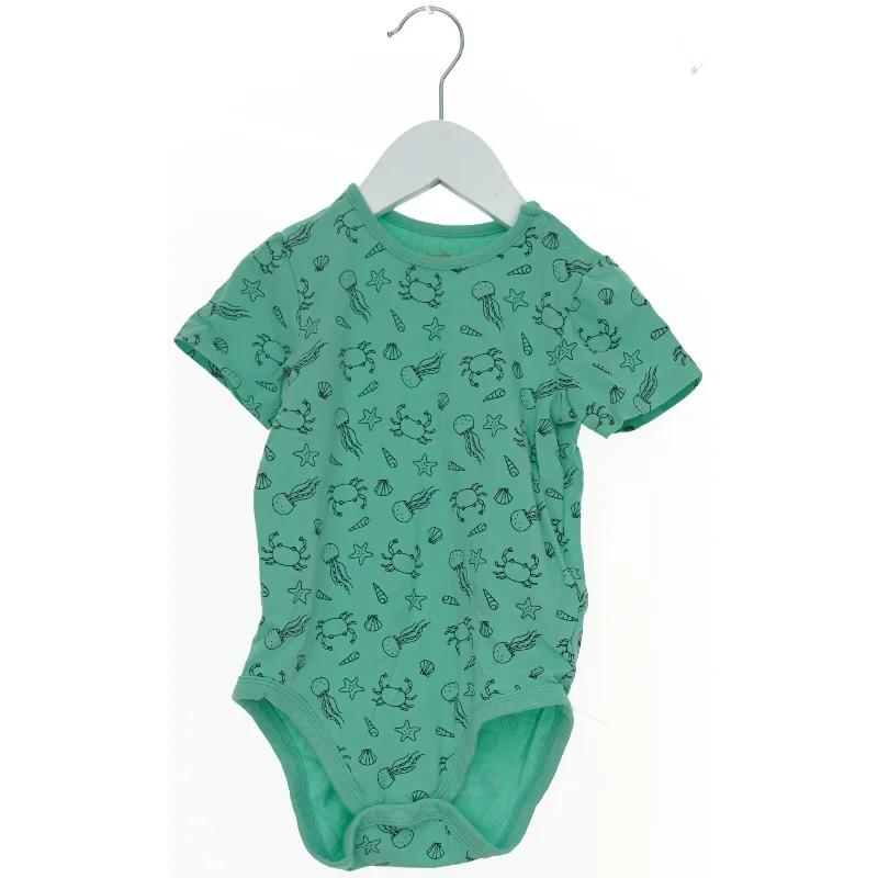 Bodystocking med mønster fra Lupilu (str. 92)