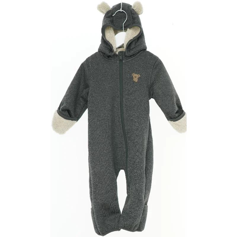 Heldragt til baby fra Name It (str. 68)