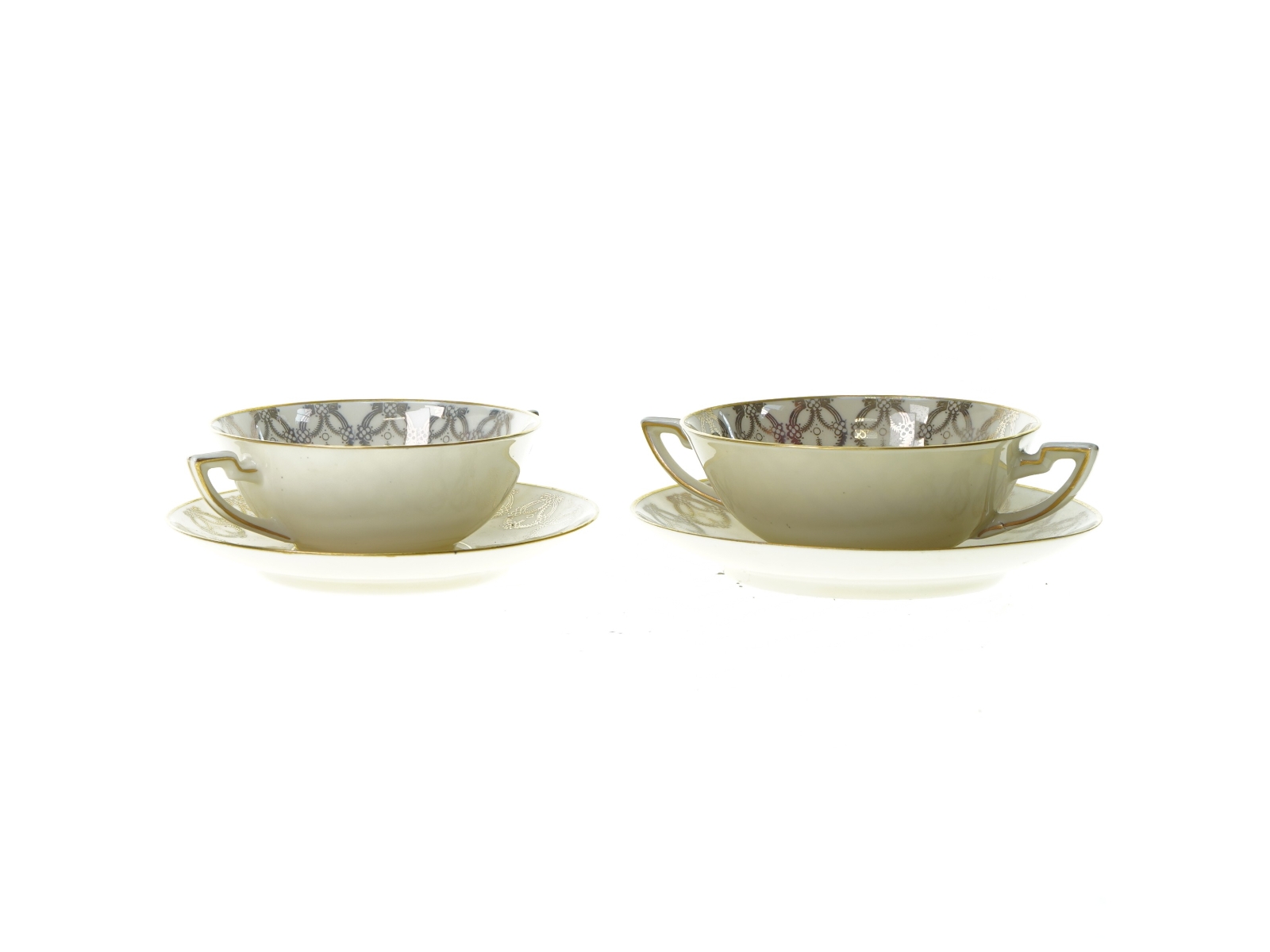 Te kopper med undertallerken fra Royal Copenhagen (str. 13 x 5)