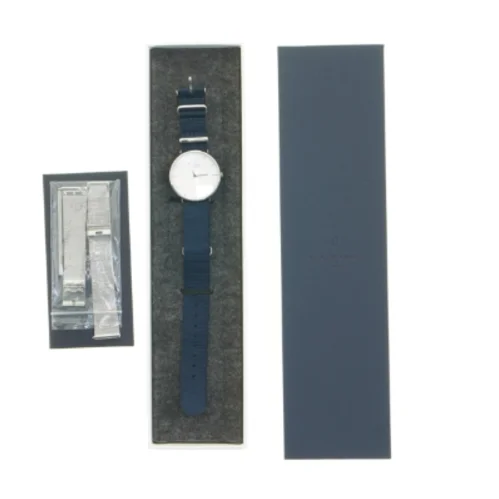 Armbåndsur fra Nordgreen, Copenhagen (str. Skive ø 3,5 cm, rem 1,8 cm bred)