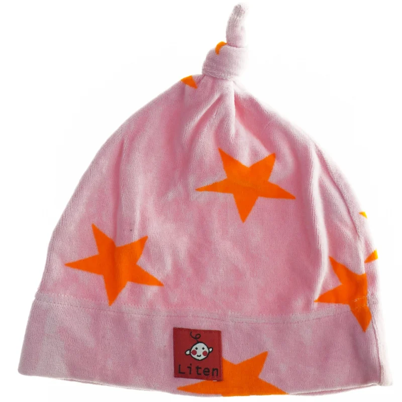 Babyhue med stjernemønster fra Liten (str. Ø 23 cm)