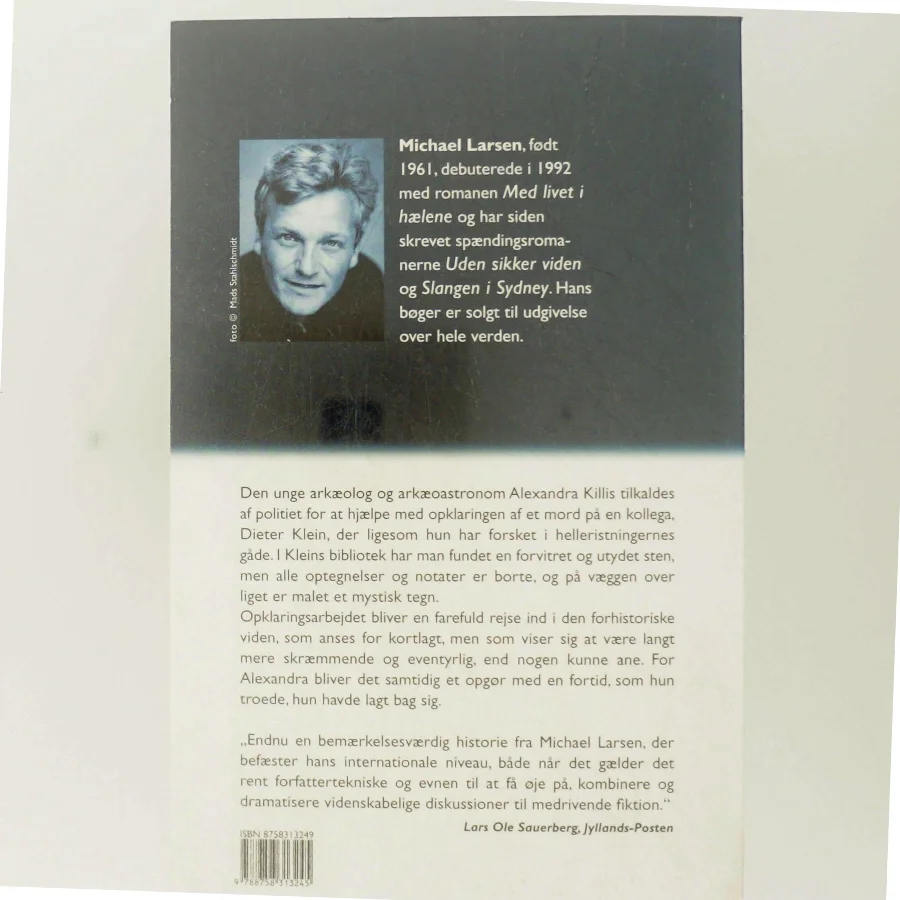 Femte sol brænder : roman af Michael Larsen (Bog)