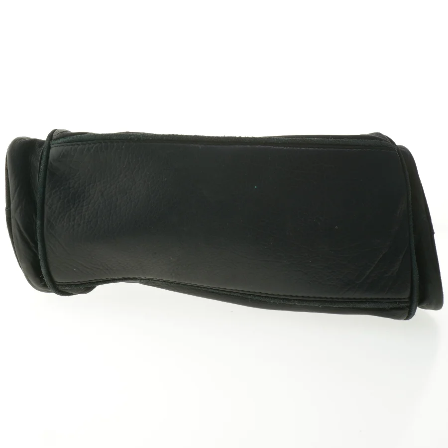 Sort læder skuldertaske (str. 22x30x15 cm)