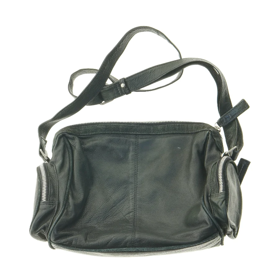 Sort læder skuldertaske (str. 22x30x15 cm)