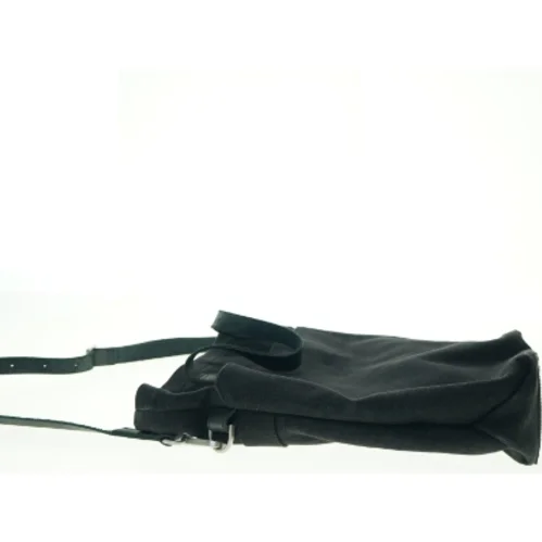 Sort skuldertaske fra Projectkin (str. 40 x 33 cm)