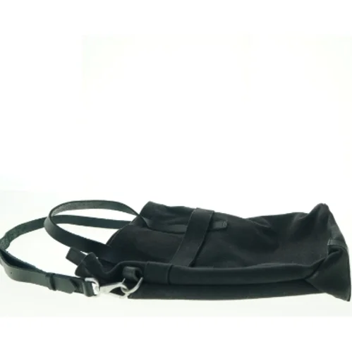 Sort skuldertaske fra Projectkin (str. 40 x 33 cm)