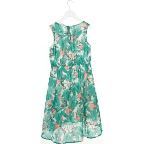 Blomstret sommerkjole fra H&M (str. 140)