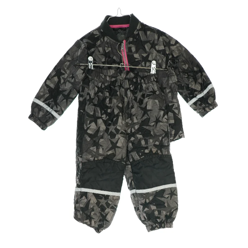 Jakke og bukser fra Basecamp (str. 92)