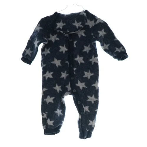 Heldragt med tilhørende hue (str. ca. 86)