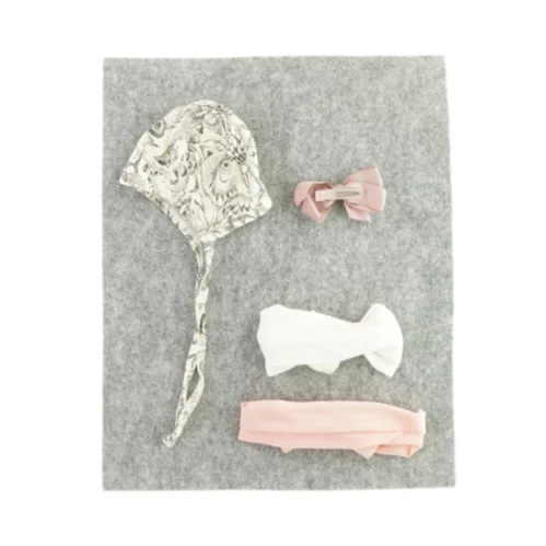 Hue og 2 hårbånd og et spænde 