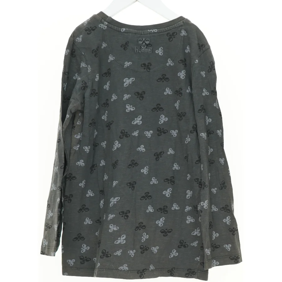 Bluse fra Hummel (str. 140 cm)
