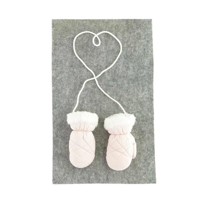 Luffer til barn med snor 